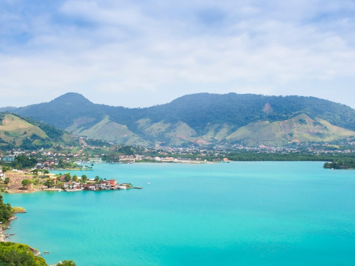 Ilha Grande em Angra dos Reis – Passeio de Lancha Completo