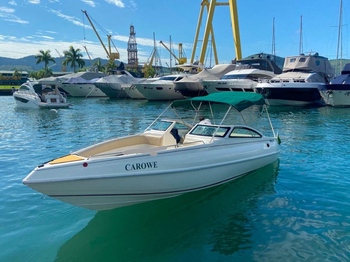 Lancha 24 pés - Carawe Passeios
